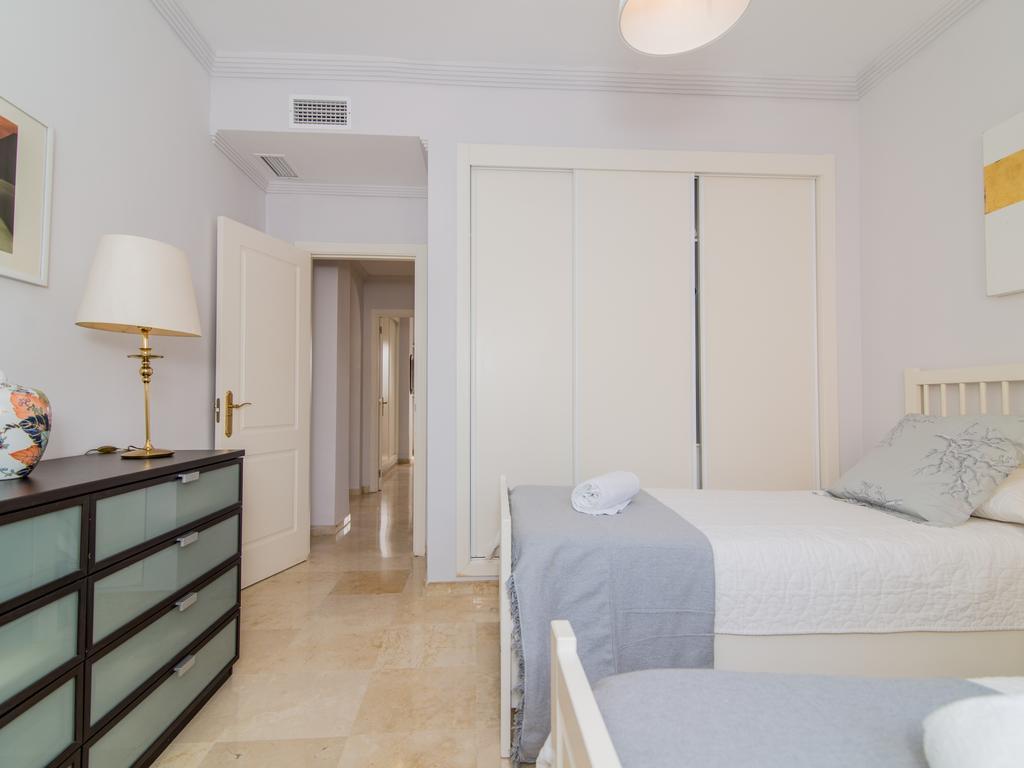 River Garden Spacious Penthouse Marbella Bagian luar foto